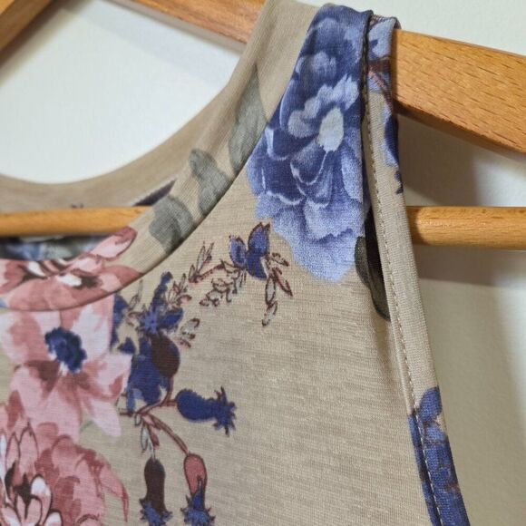 EUC EGS FLORAL TANK TOP SOFT AND FLOWY SIZE MEDIUM - Picture 8 of 16